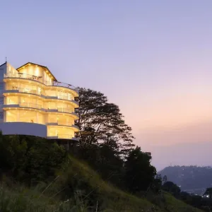 5* Hotel The Summit